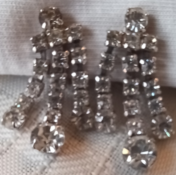 Vintage Kramer NY Dangling Rhinestone Screw-Back Earrings - Picture 2 of 12